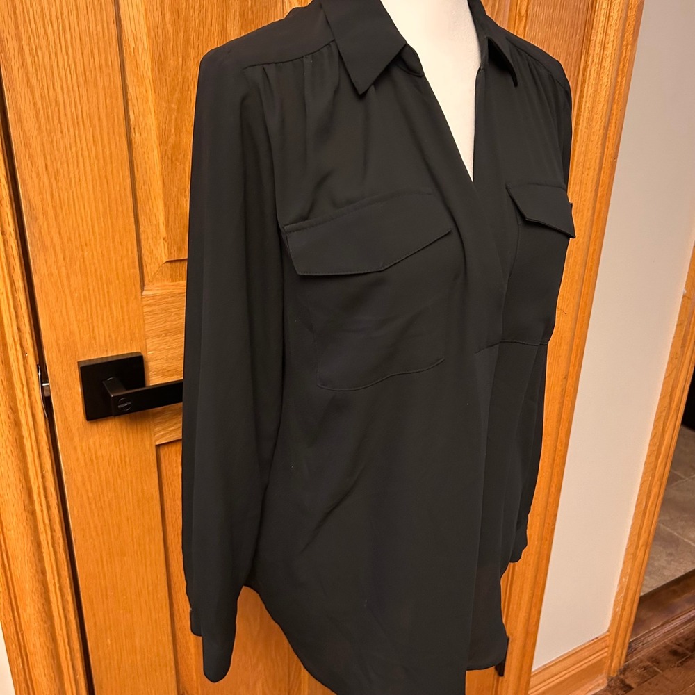 Ann Taylor M Petite Black Long Sleeve Collared Pocket V Neck Shirt MP Blouse Top